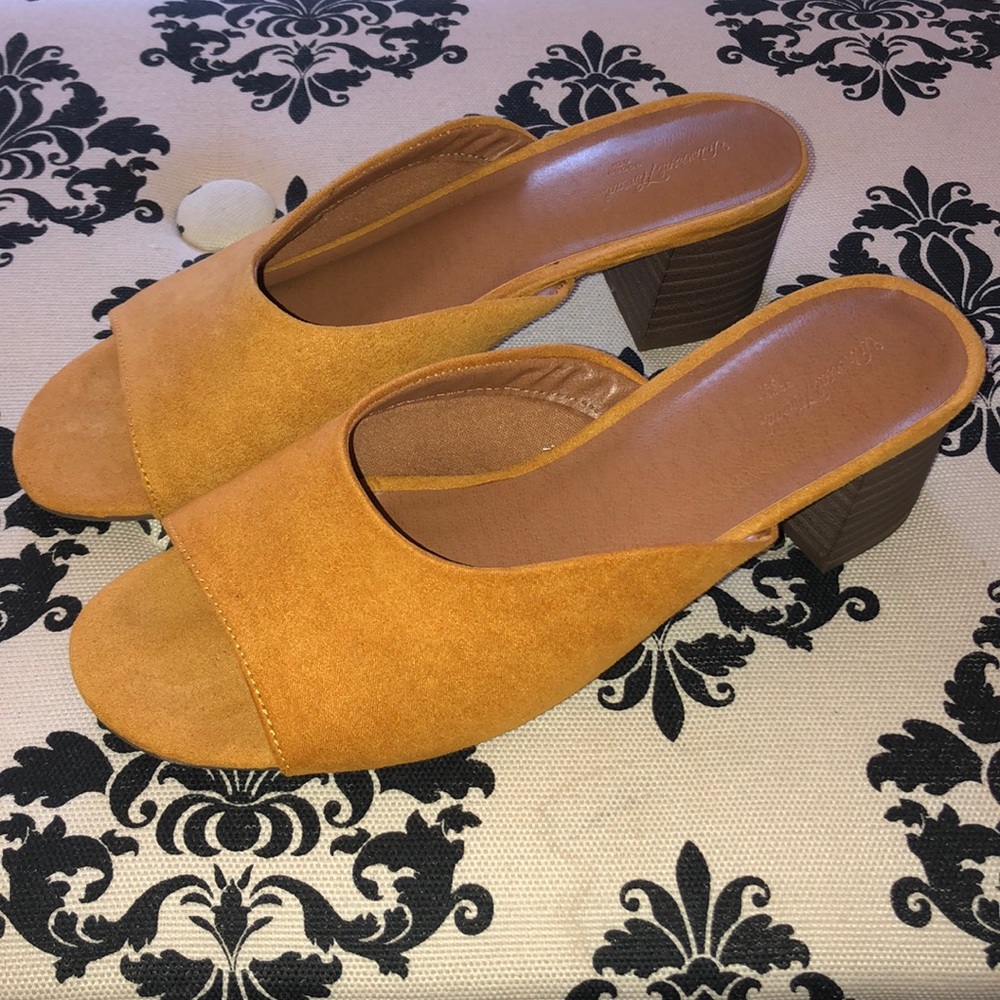 Rosalynn Block Heeled Mule - Universal Thread